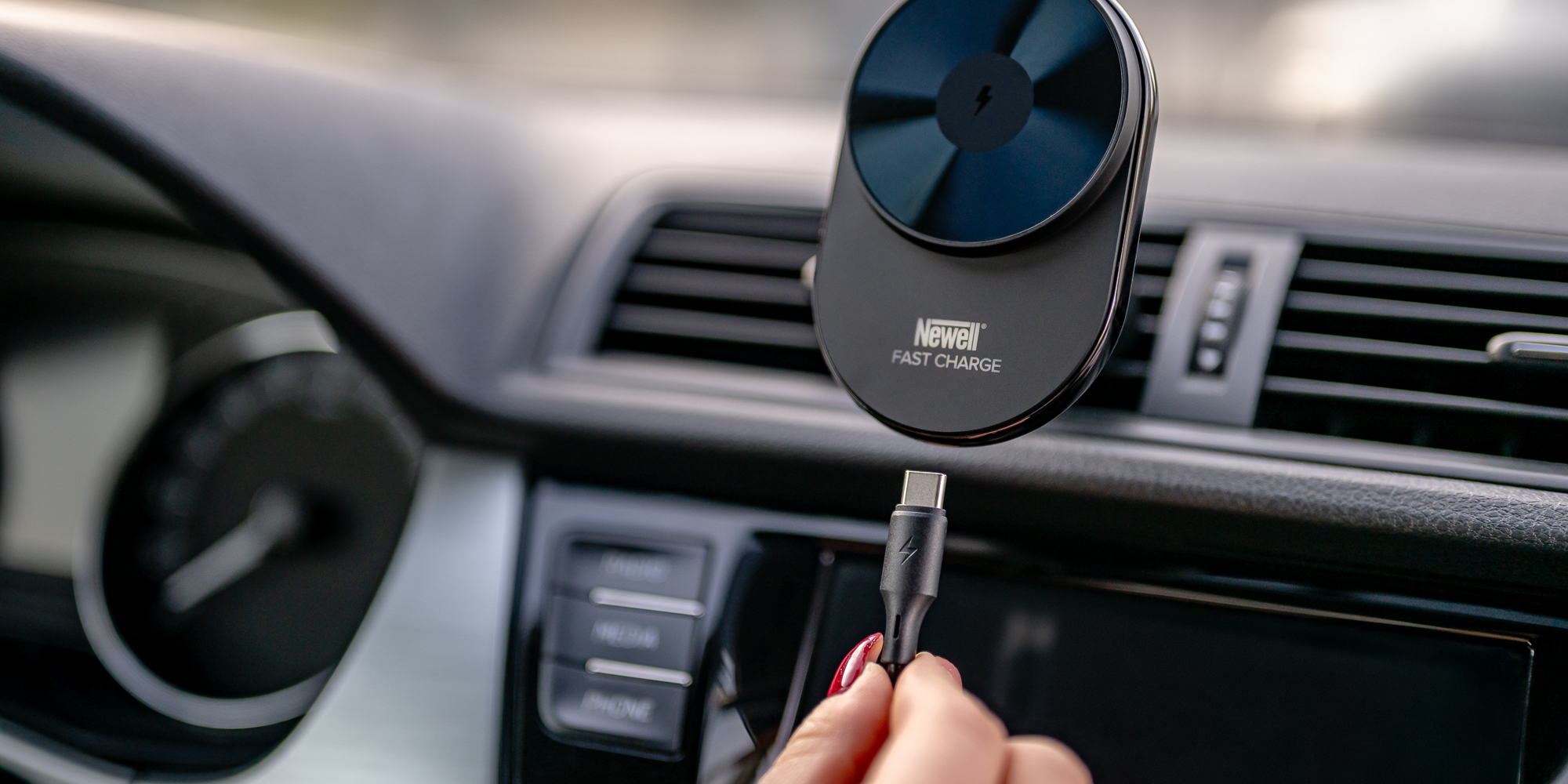 Uchwyt samochodowy Newell z indukcyjną ładowarką MagSafe S18